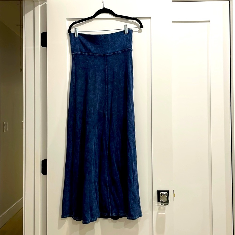 Womens Hardtail long skirt with a flare at the bottem